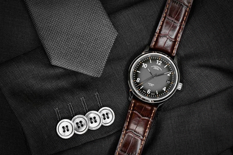 Armbanduhr von Mühle Glashütte